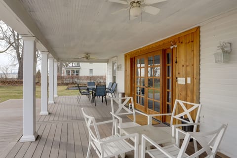 Monroe Vacation Rental | 6BR | 3BA | 2 Steps Required for Entry | 2,700 Sq Ft