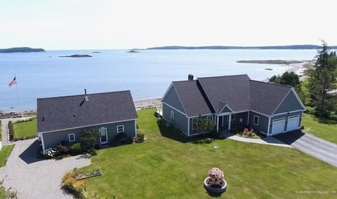 Reserve both Main (3/2) and Guest (2/2) - enjoy Maine's coast - private beach