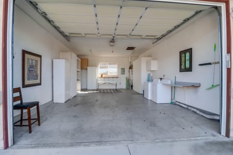 Oversized garage w/ storage space