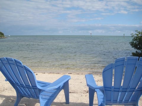 Beach nearby, sun loungers, beach towels