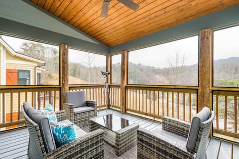 Cullowhee Vacation Rental | 3BR | 3BA | 3 Steps Required | 2,200 Sq Ft