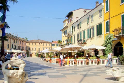 Immediate Surroundings [summer] (<1 km)