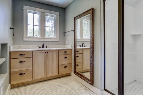 Bathtub, jetted tub, hair dryer, towels