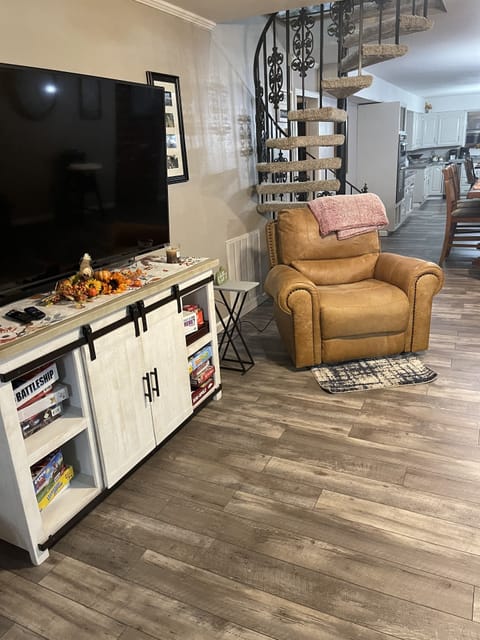 Living room. Smart TV