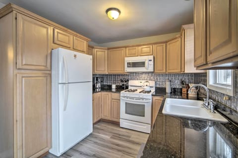 Fully Equipped Kitchen | Toaster | Drip Coffee Maker