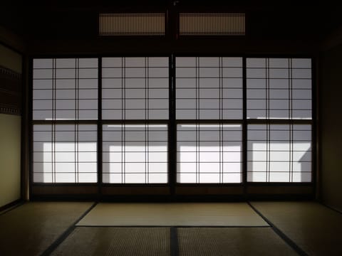 Japanese-style room