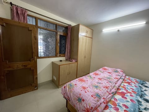 1 bedroom, iron/ironing board, bed sheets