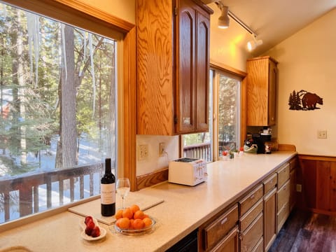 Large kitchen allows family & friends to cook together. Fun cooking time!