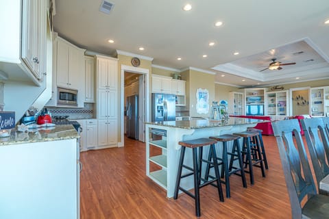 Large Kitchen with everything you need