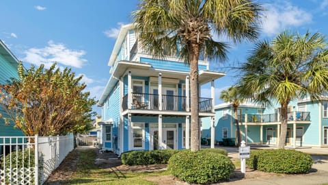 Welcome in to Your Stunning Stay at Crystal Beaches Finest Blue Coconut