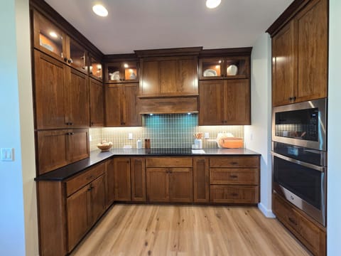Fully stocked kitchen with all the spices/oils/vinegar you will need to cook.