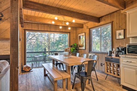 Dining Area | Coffee Bar