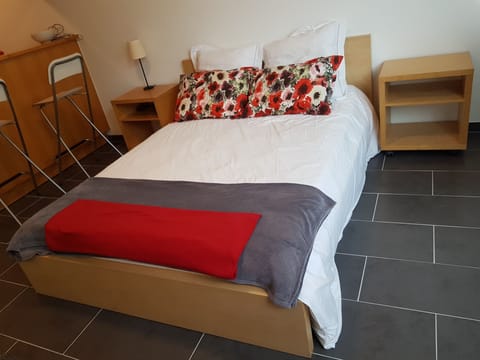 1 bedroom, iron/ironing board, bed sheets