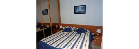 Iron/ironing board, travel crib, free WiFi, bed sheets