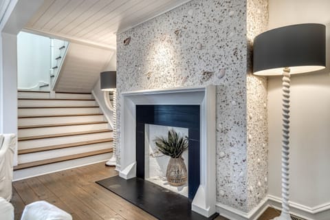 1st floor fireplace (decorative only)