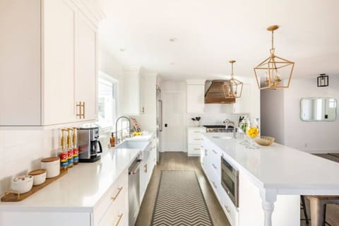 Prep sink in island means there are never too many cooks in the kitchen.