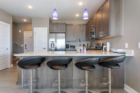 Prepare Meals While Chatting With Family And Friends