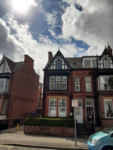 3 bedroom Mainsonette in an Edwardian house