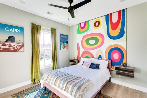 2nd Floor Queen Bedroom