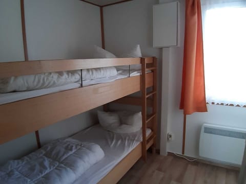 2 bedrooms, internet