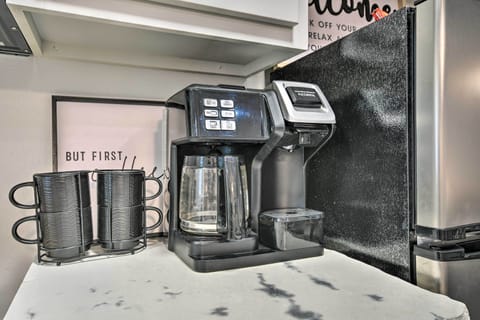 Kitchenette | Stove/Oven