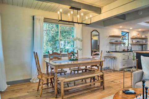 Dining Area | Dishware Provided