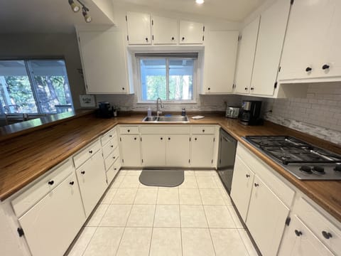 fully equipped, large kitchen.