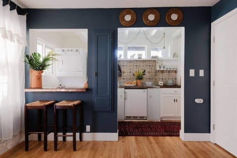 Kitchenette and seating for 2