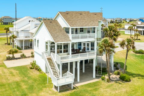 2 decks, great views, private walkover - you'll love your vacation at Sweet Spirit!