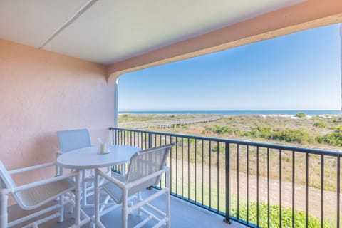 Living area oceanfront balcony 