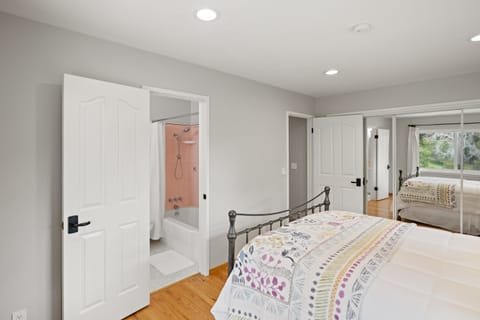 Direct access to Jack and Jill Bathroom from Bedroom 2