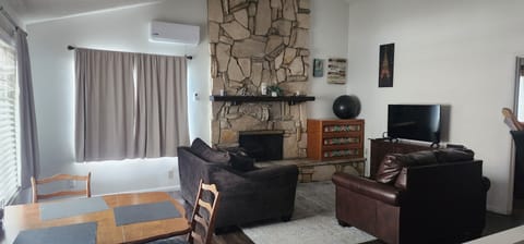 Smart TV, fireplace, computer monitors, printers