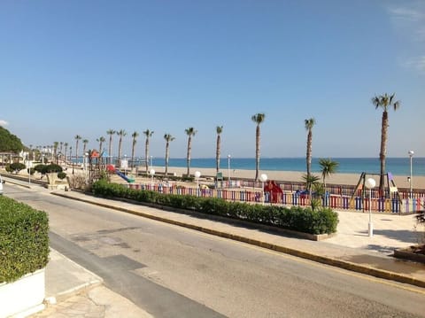 Beach nearby, sun loungers