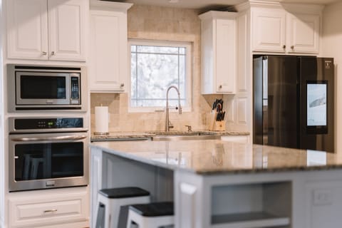 Kitchen with seating at the Island Bar