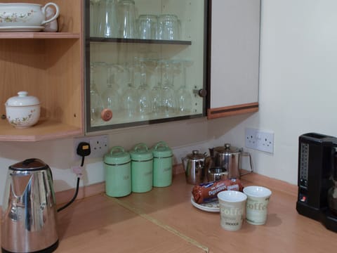 Kitchen | Quarter Deck Gardens, Glencoe