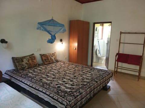 2 bedrooms, internet, bed sheets, wheelchair access