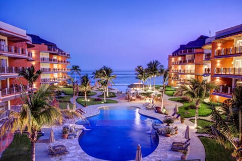 Outdoor pool, an infinity pool