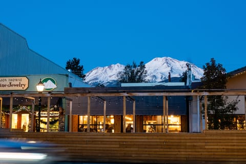 We've got great restaurants in Mt Shasta City!