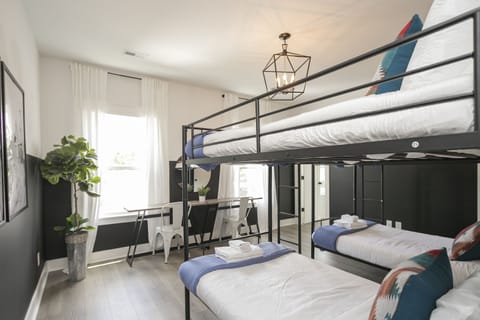 10 bedrooms, memory foam beds, WiFi, bed sheets