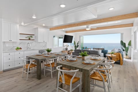 Spacious Dining with a Fantastic View