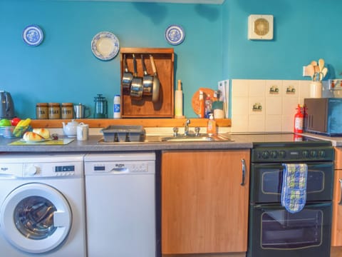 Kitchen | The Stables - Ardtun Cottages, Isle of Mull