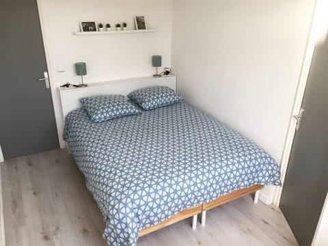 1 bedroom, iron/ironing board, internet