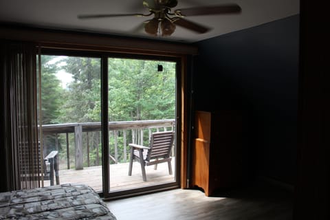 Master bed room with balcony view