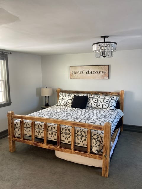 2nd floor master family suite with day bed and twin trundle underneath