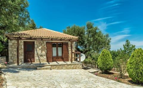 Suite mit privater Veranda house in Peloponnese, Western Greece and the Ionian