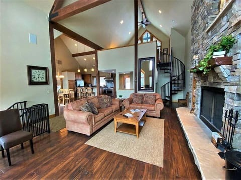 Spacious Living Room