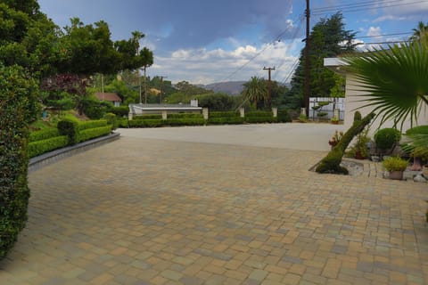 View of the valley, big front yard/driveway