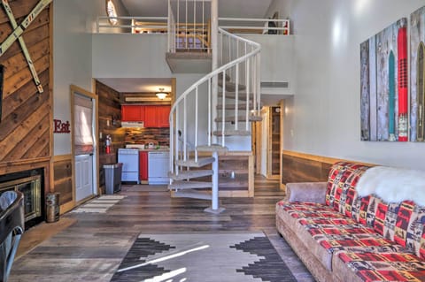 Living Room | Free WiFi