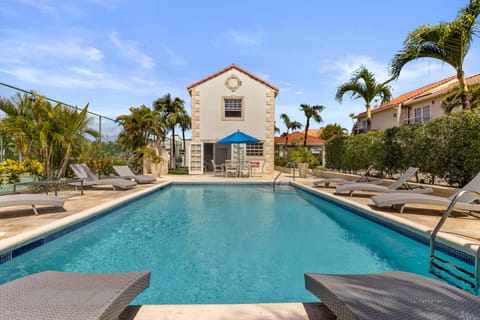 Outdoor pool, sun loungers