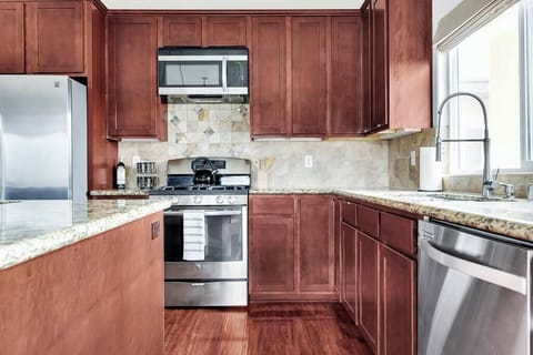 3ba5caaa 52a3 441b a506 3f397614486d